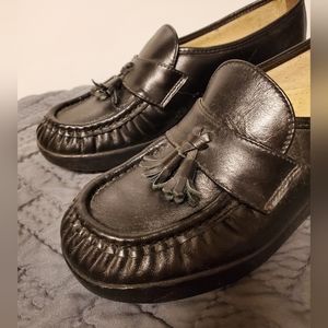 Black leather SAS heeled loafers